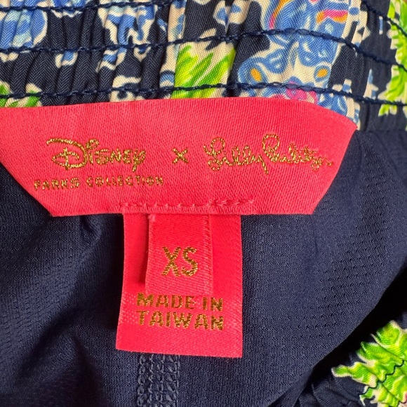 Lilly Pulitzer Loves Disney Ocean Trail Shorts XS Mickey Minnie Castle NWT - Picture 3 of 9
